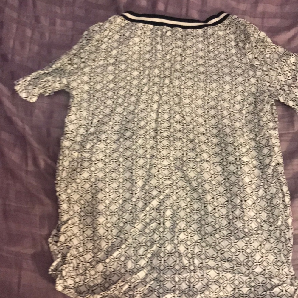 Hollister shirt size small - Picture 3 of 3